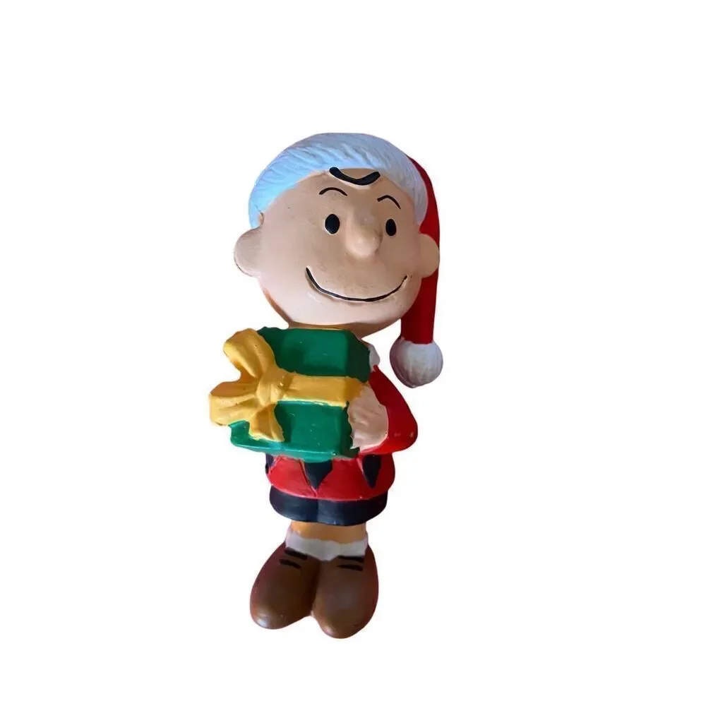 Charlie Brown peanuts Christmas holiday present ornament ￼